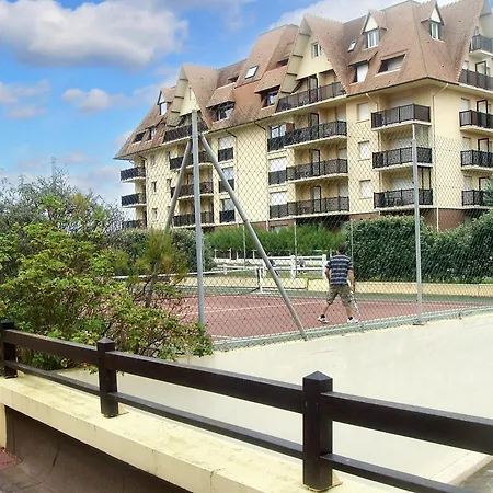 à Cabourg: Piscine Partagée Apartment