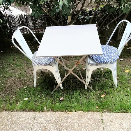 D'une A A 100 M De La Avec Piscine Partagee Et Jardin Amenage Cabourg