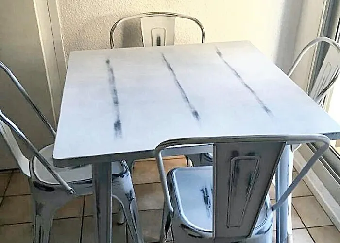 à Avec Piscine Partagée